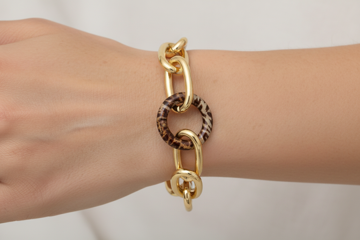 8.25 inch Gold Plated Oval Link Bracelet - Clasp Connected