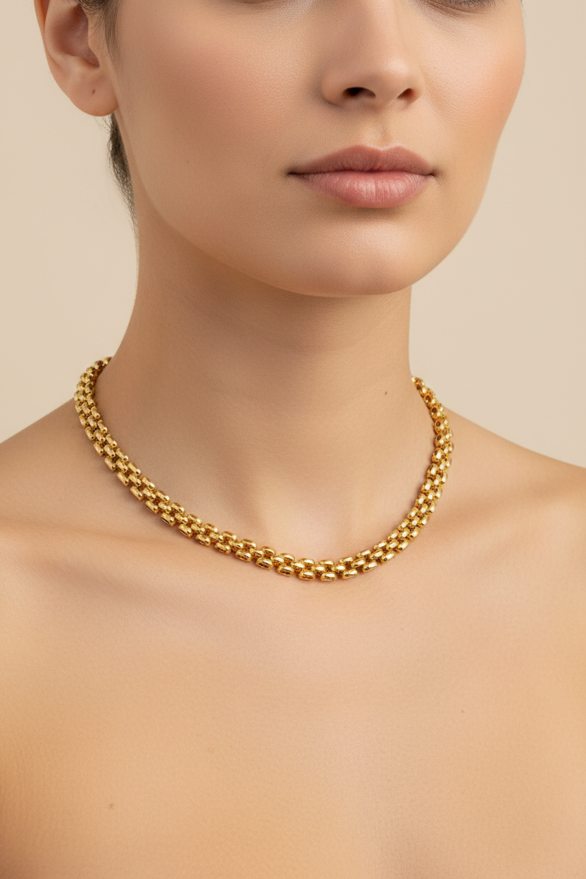 Chain necklace on model