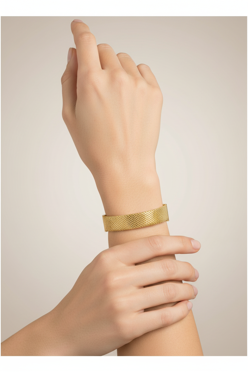 Mesh Bangle on Model - Front View
